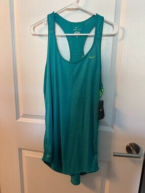 Nike active tank top with tag M